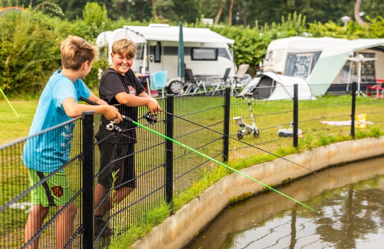 Camping met visvijver